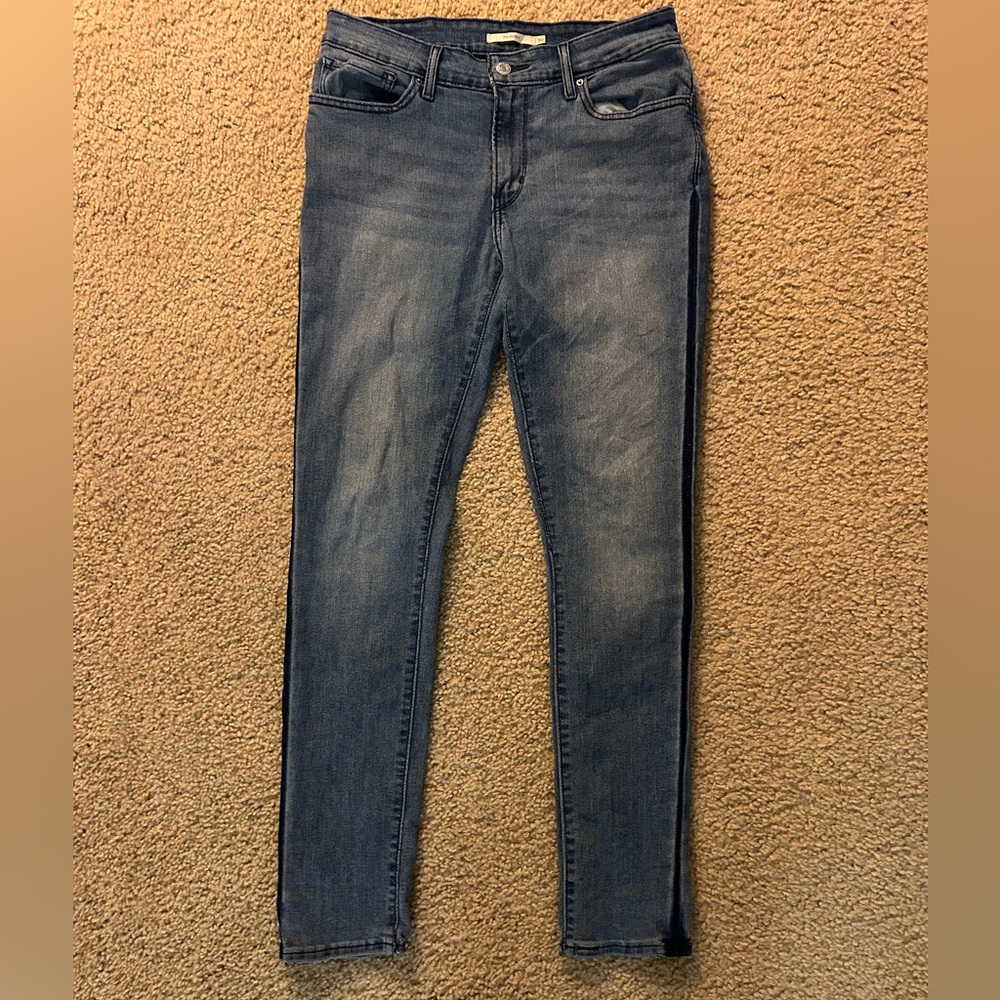 Levi Women's 711 Skinny Jeans